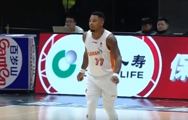 kaiyun体育官网-超级得分手！皮特森半场15分钟 9中5&amp;罚球7中7砍下20分4板3助